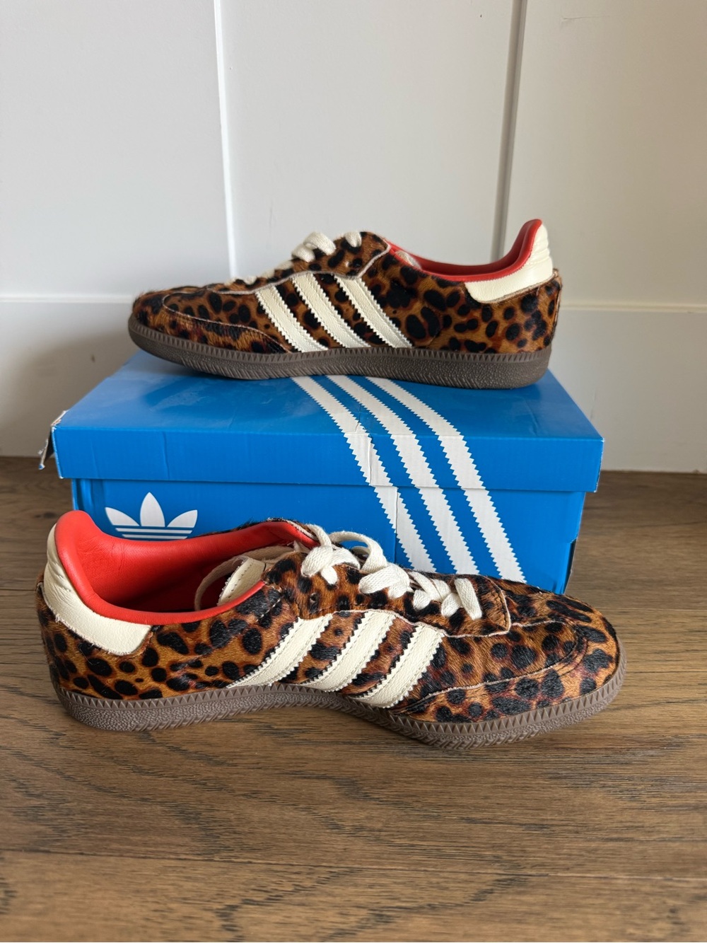 adidas Women's Samba OG Cheetah Pack Preloved Red Sneakers 7.5/39 - Picture 3 of 12